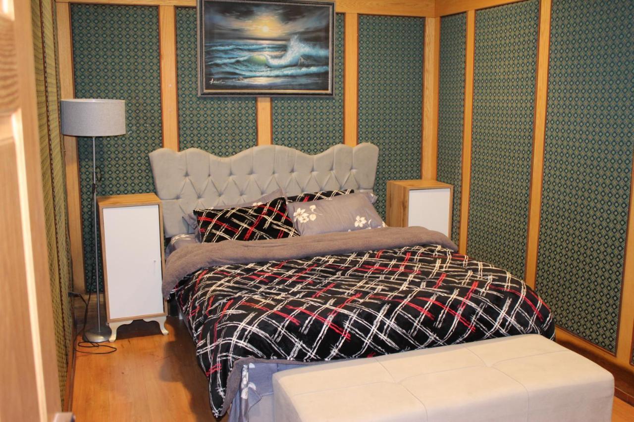 Quarto Duplo Standard com Banheiro Compartilhado
